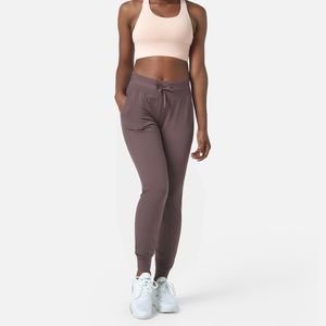 Brand New halara taupe jogger with side pockets